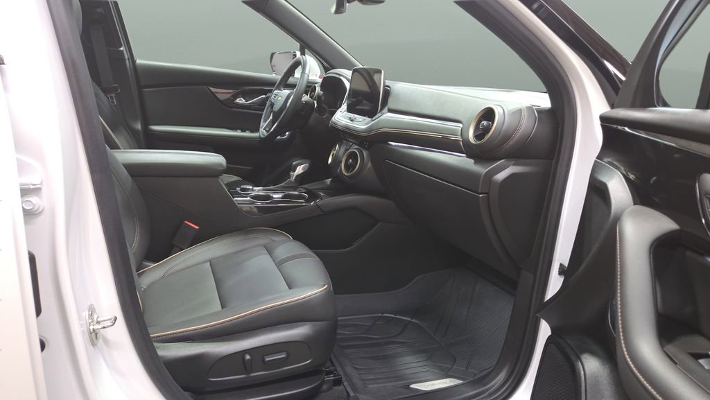 Used 2024 Chevrolet Blazer Premier w/ Driver Confidence II Package image 34