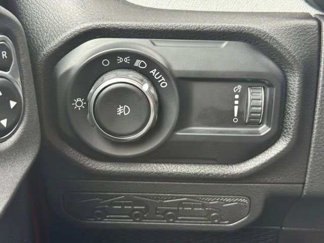 Used 2025 Jeep Wrangler Unlimited Sport AWD/4WD image 18