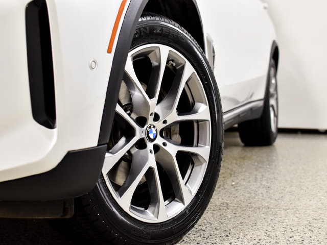 Used 2024 BMW X5 sDrive40i w/ Premium Package RWD image 8