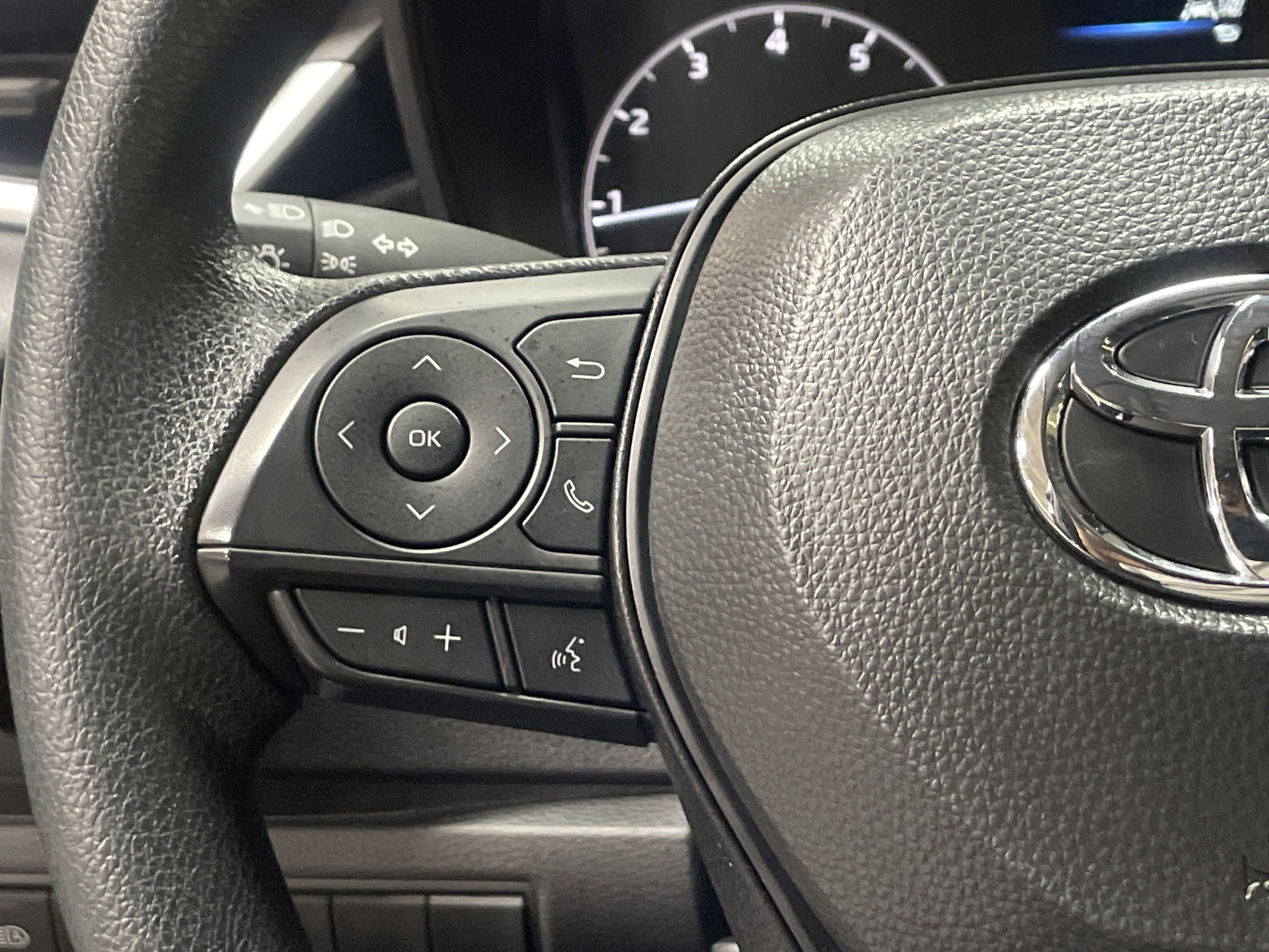 Used 2025 Toyota Corolla LE image 19