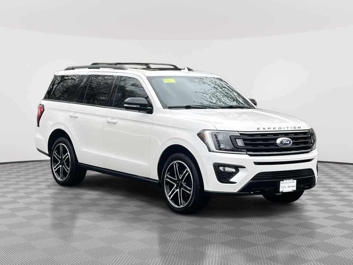 Used 2019 Ford Expedition Limited w/ Equipment Group 303A AWD/4WD image 3