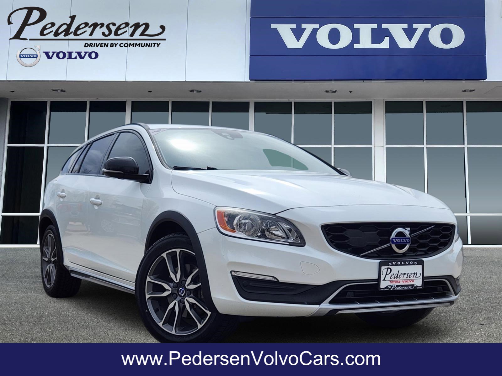 Used 2018 Volvo V60 T5 Cross Country w/ Convenience Package image 1