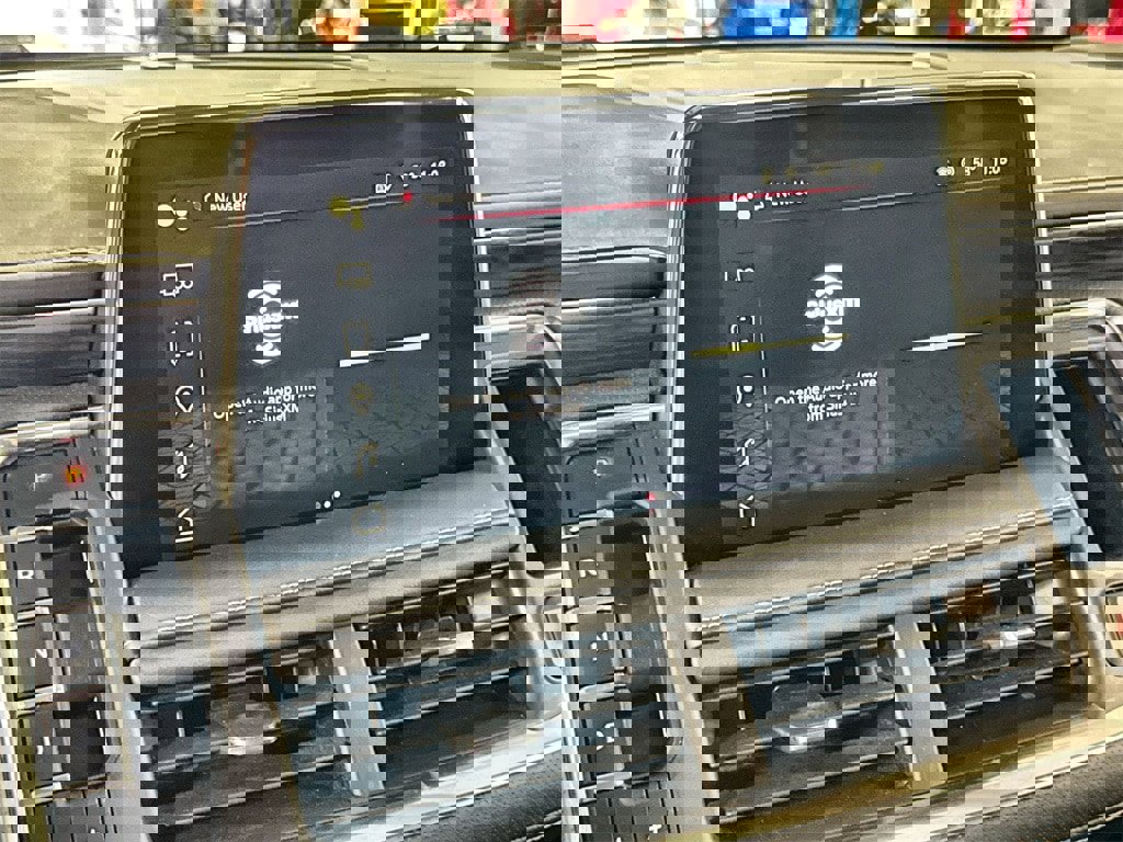 Used 2024 GMC Yukon XL SLT image 19