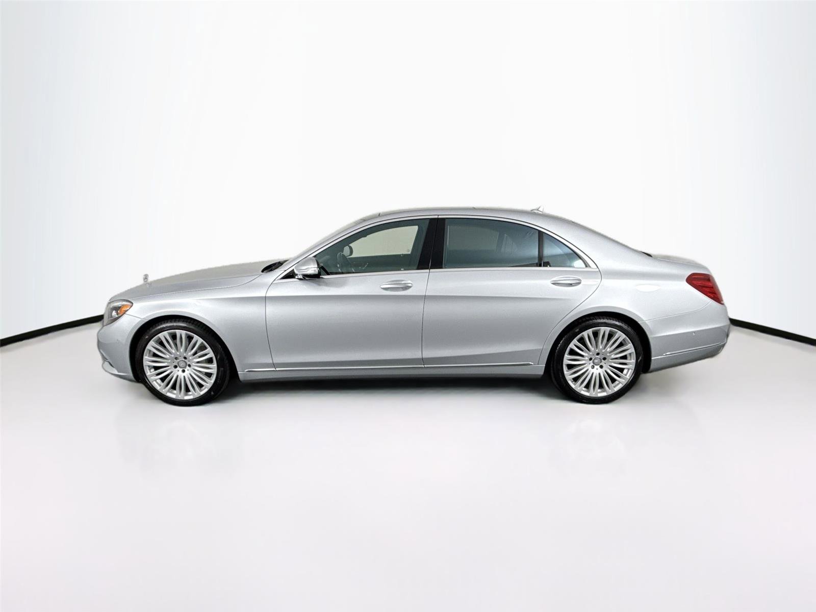 Used 2015 Mercedes-Benz S 550 Sedan image 14