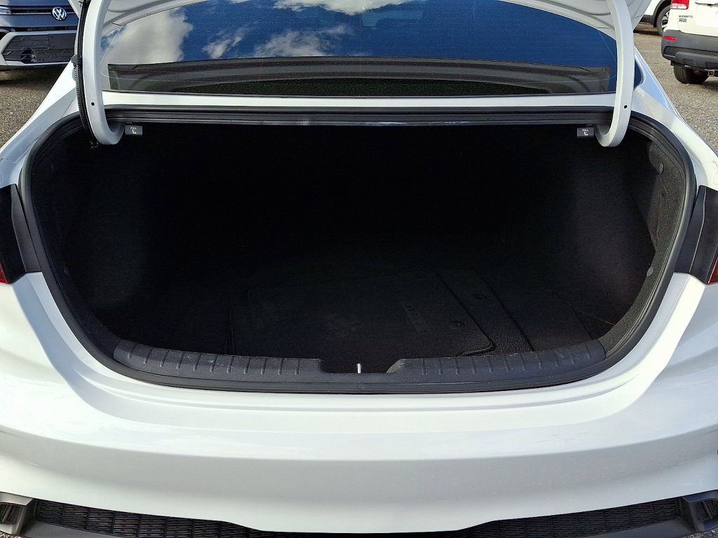 Used 2023 Kia Forte LXS image 18