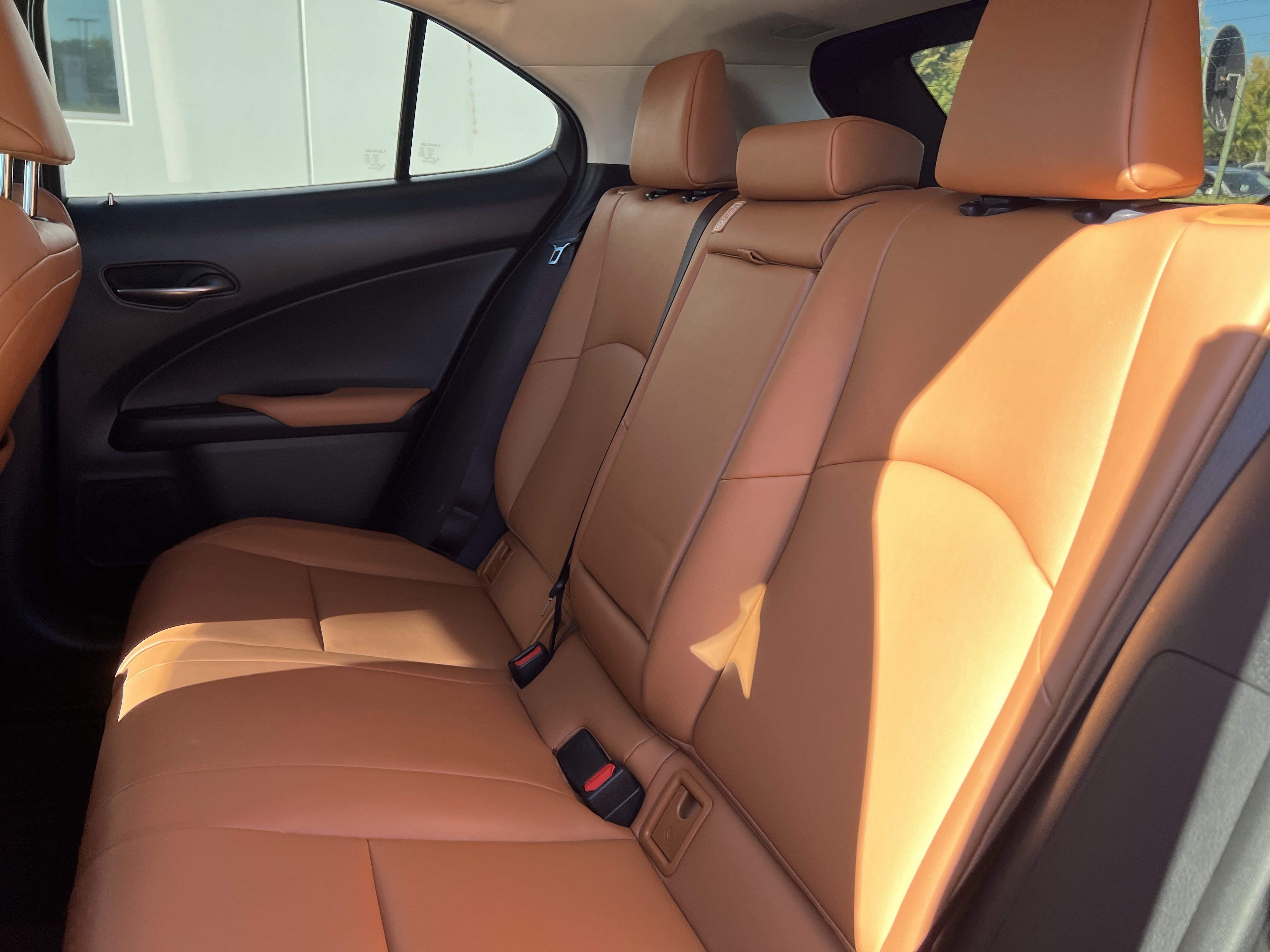 Used 2020 Lexus UX 250h w/ Premium Package AWD/4WD image 33