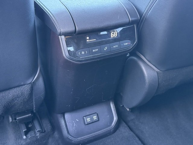 Certified 2020 Toyota Highlander XLE image 10