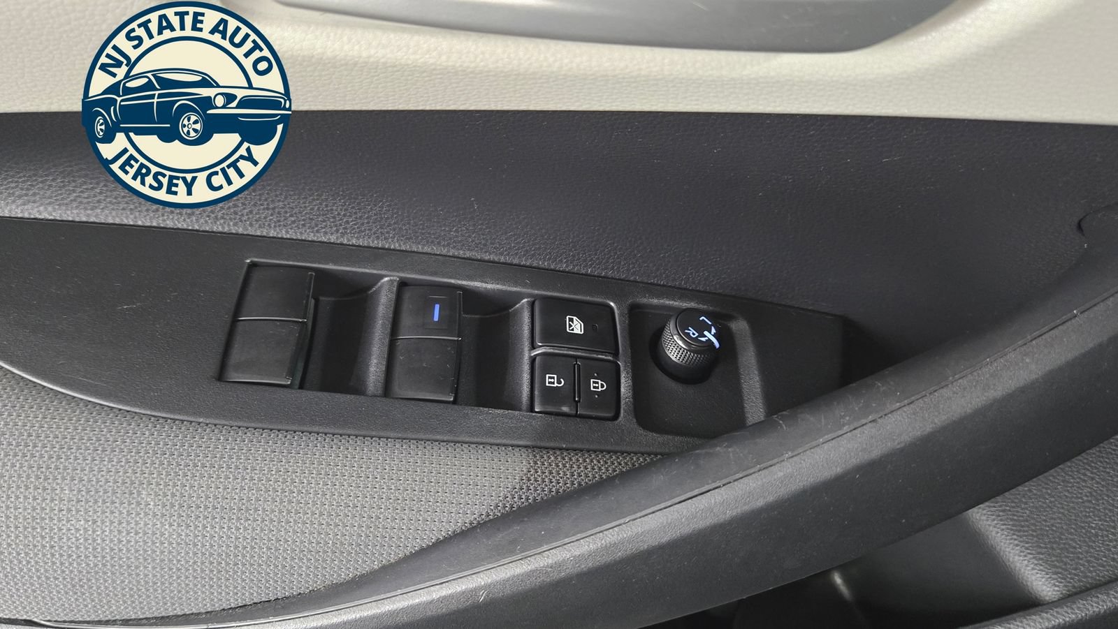 Used 2021 Toyota Corolla LE w/ LE Convenience Package FWD image 20
