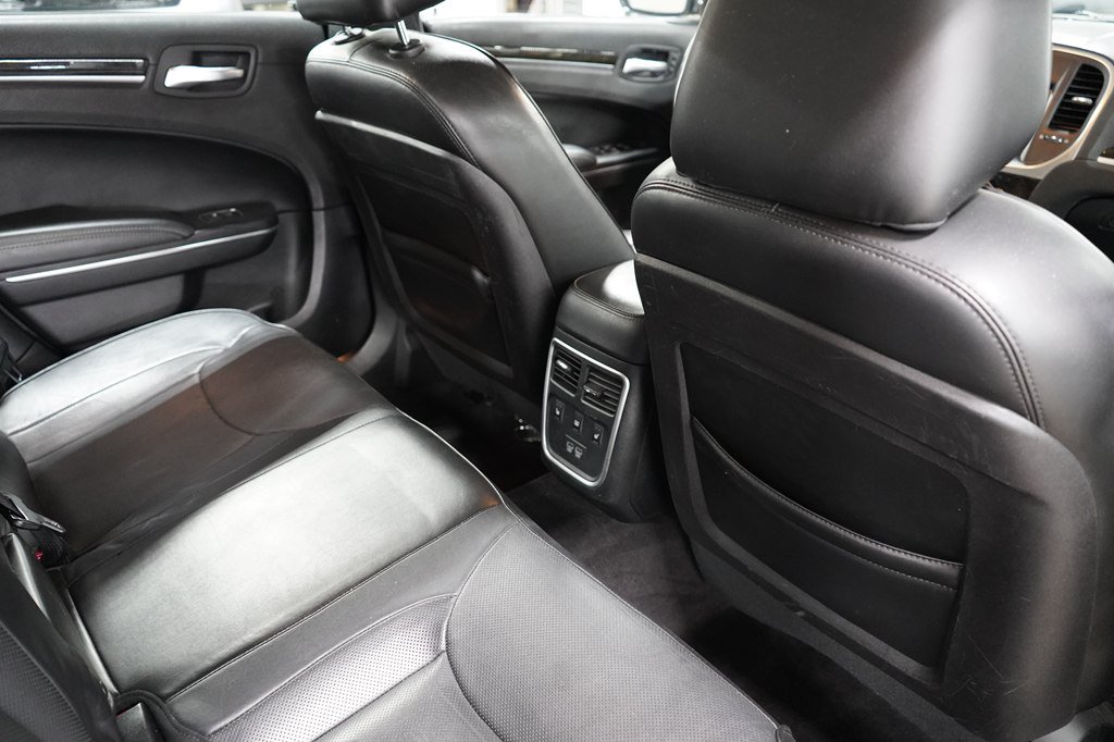 Used 2017 Chrysler 300 C RWD image 20