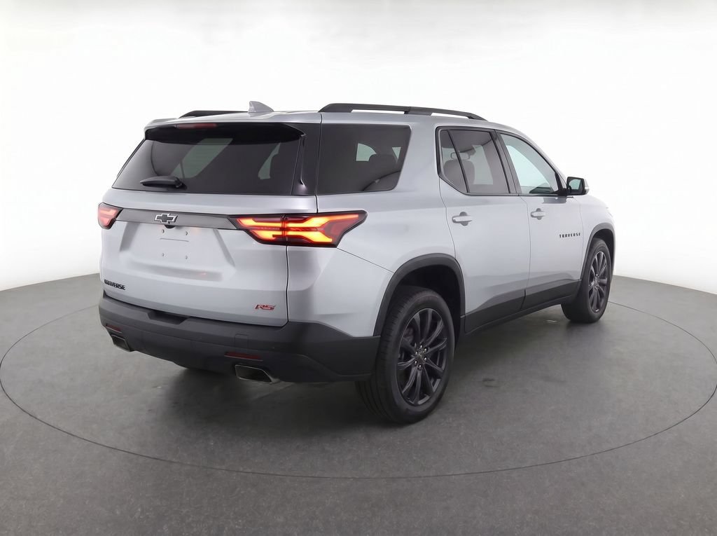 Used 2023 Chevrolet Traverse RS FWD image 4