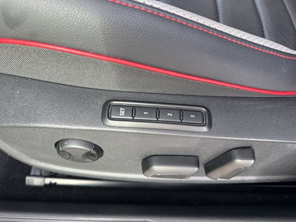 Used 2024 Volkswagen GTI SE image 11