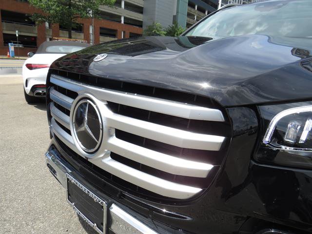 Used 2026 Mercedes-Benz GLS 450 4MATIC image 31