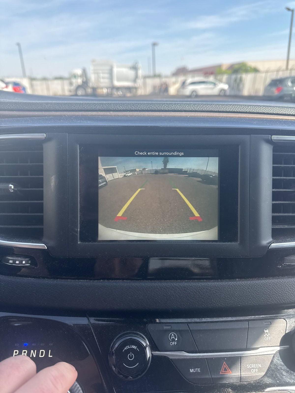 Used 2020 Chrysler Voyager Lxi image 12