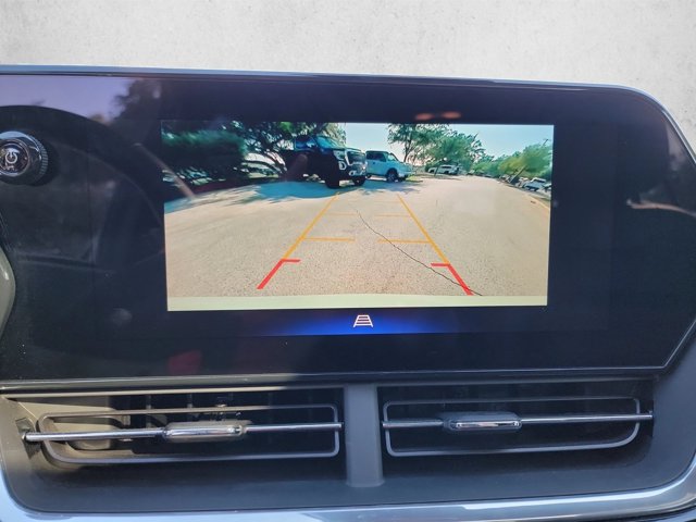 Used 2024 Chevrolet Trax RS w/ Sunroof Package FWD image 14