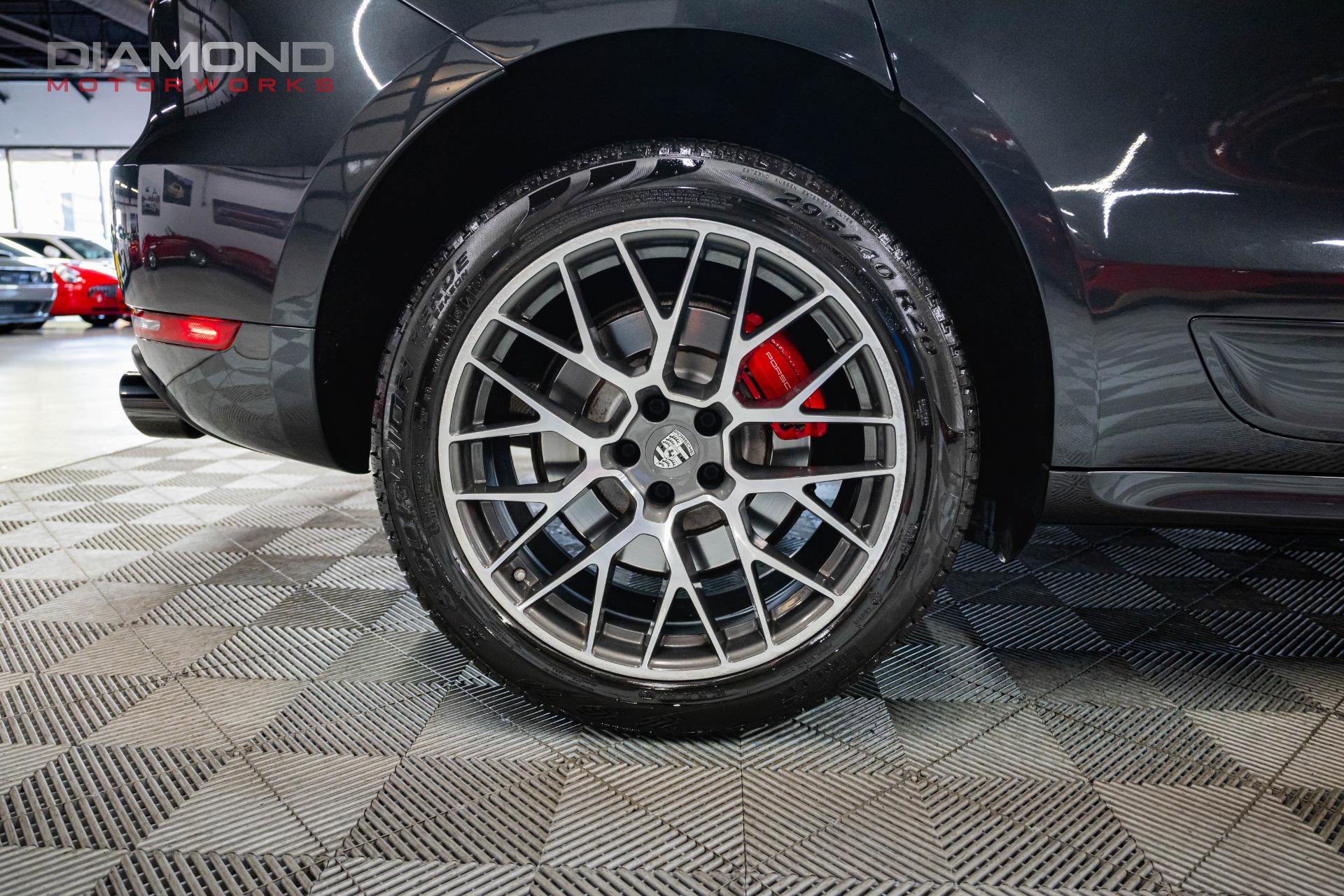 Used 2018 Porsche Macan Turbo image 39