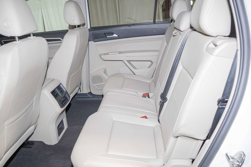 Used 2023 Volkswagen Atlas SE w/ Panoramic Sunroof Package image 13