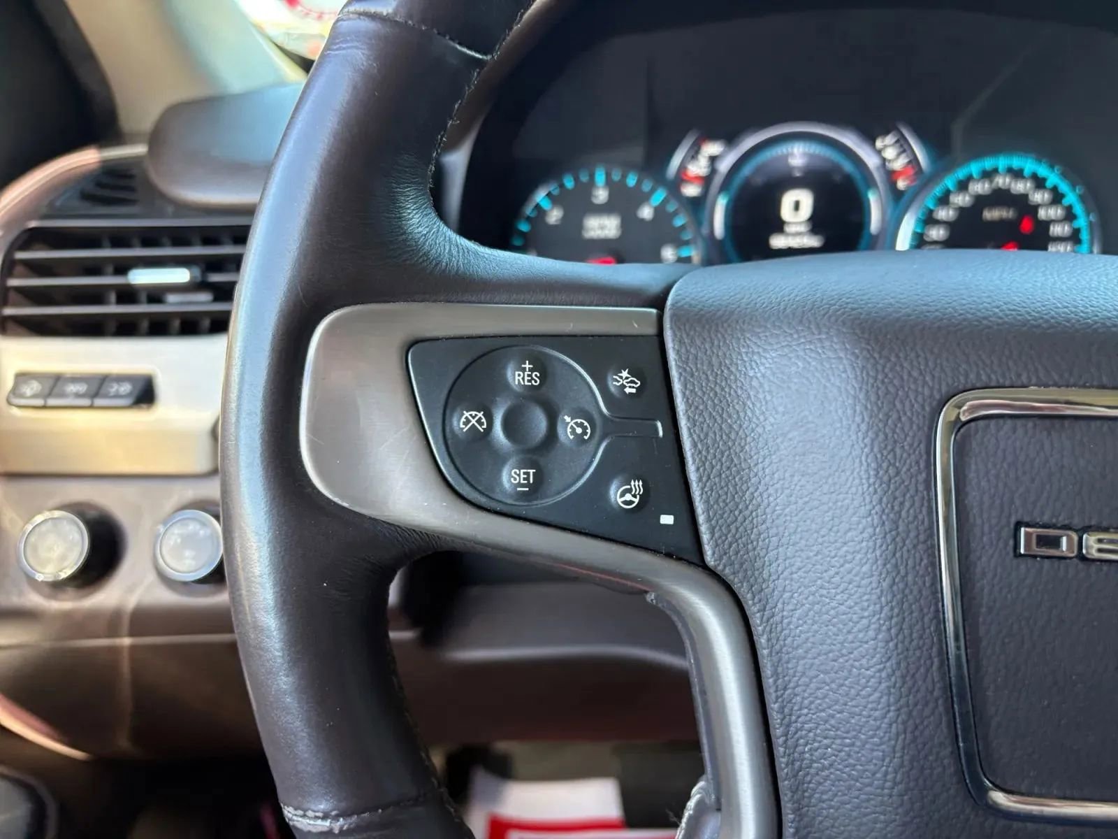 Used 2017 GMC Yukon Denali w/ Open Road Package image 28