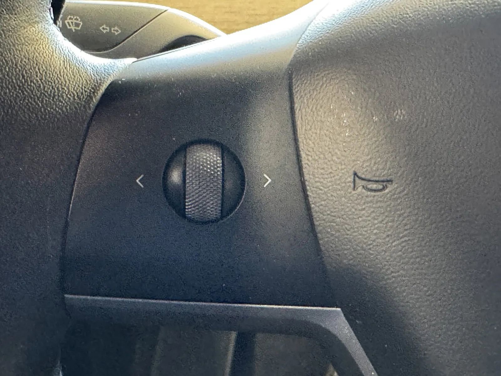 Used 2022 Tesla Model Y Long Range image 20