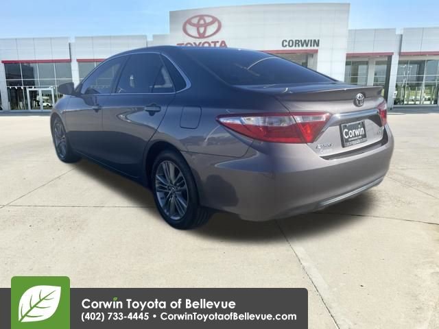 Used 2016 Toyota Camry SE image 3