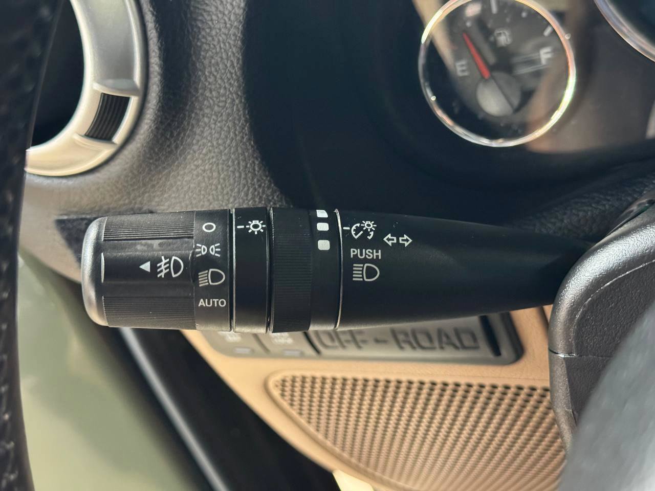Used 2015 Jeep Wrangler Rubicon w/ Power Convenience Group AWD/4WD image 16