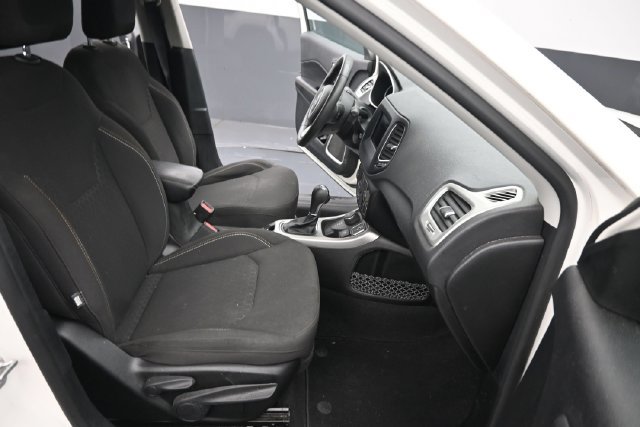 Used 2021 Jeep Compass Sport AWD/4WD image 14