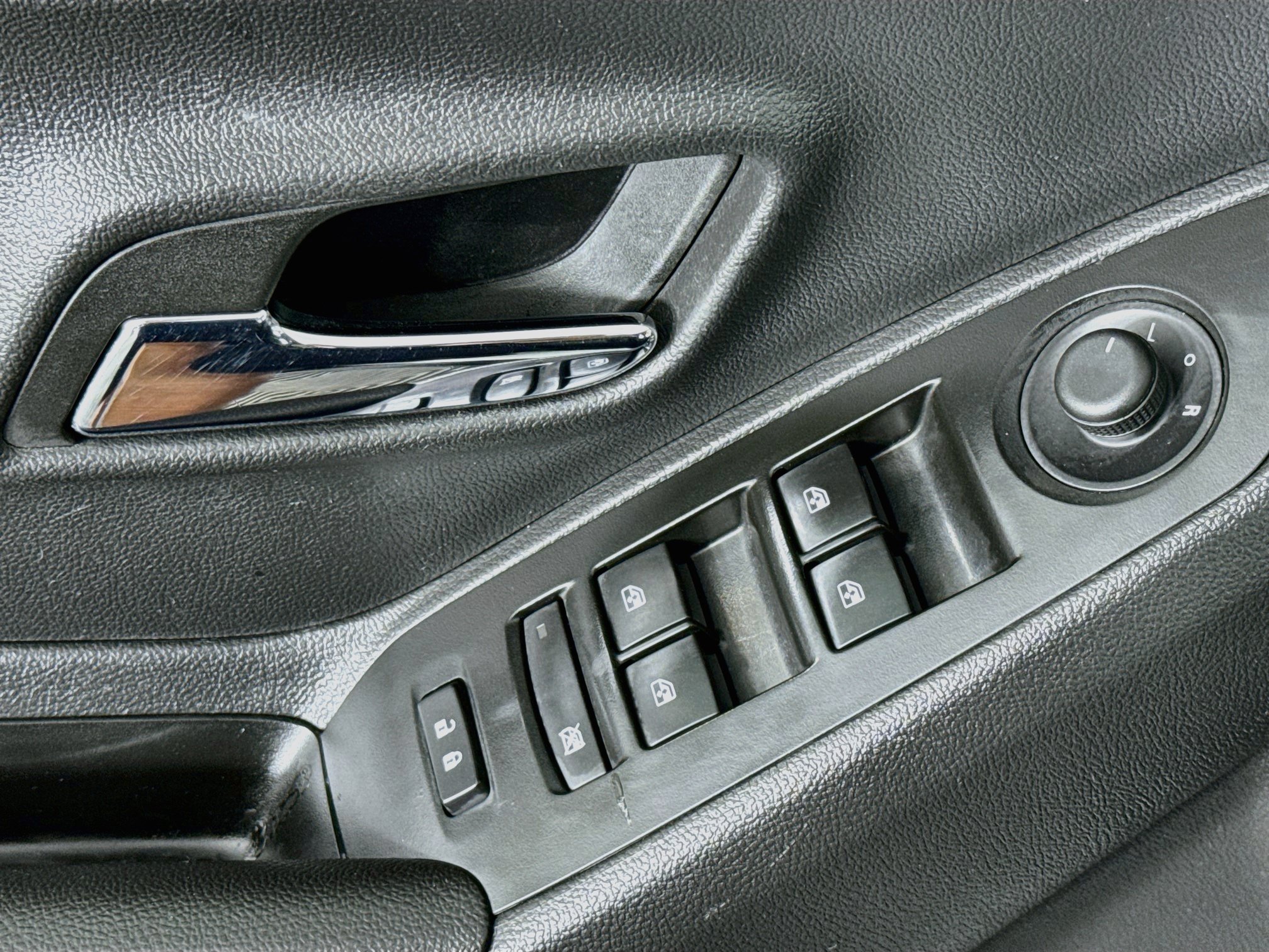 Used 2022 Chevrolet Trax LT w/ LT Convenience Package FWD image 22