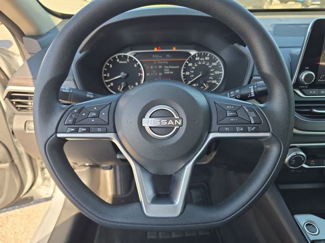 Used 2024 Nissan Altima 2.5 SV image 23
