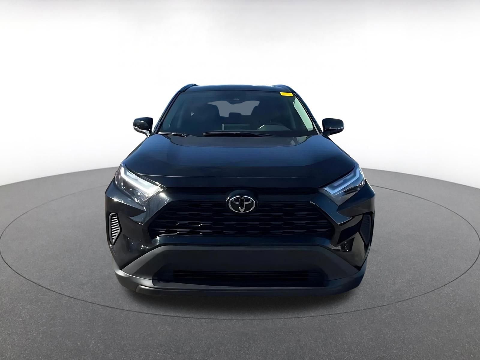 Used 2025 Toyota RAV4 XLE image 4