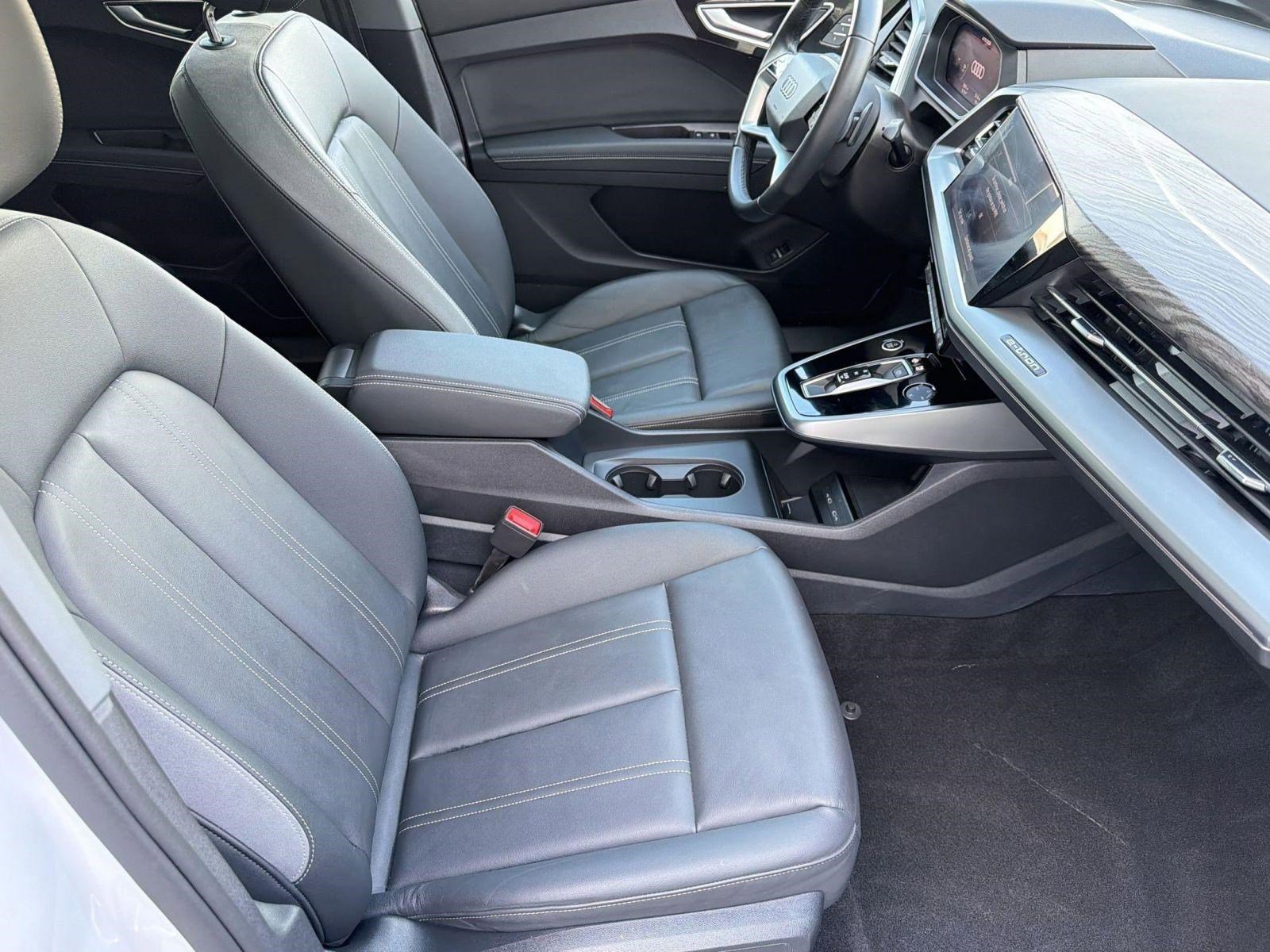 Used 2024 Audi Q4 e-tron Premium AWD/4WD image 27