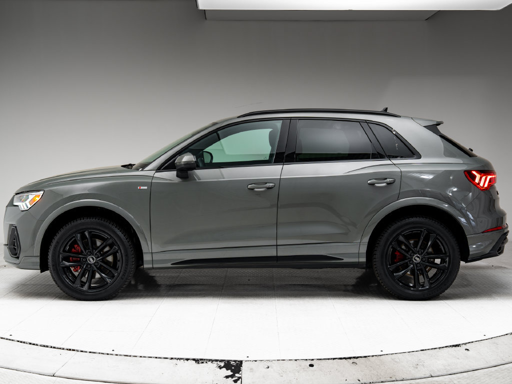 Used 2022 Audi Q3 2.0T Premium Plus w/ Premium Plus Package AWD/4WD image 2