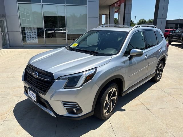 Used 2023 Subaru Forester Touring AWD/4WD image 3