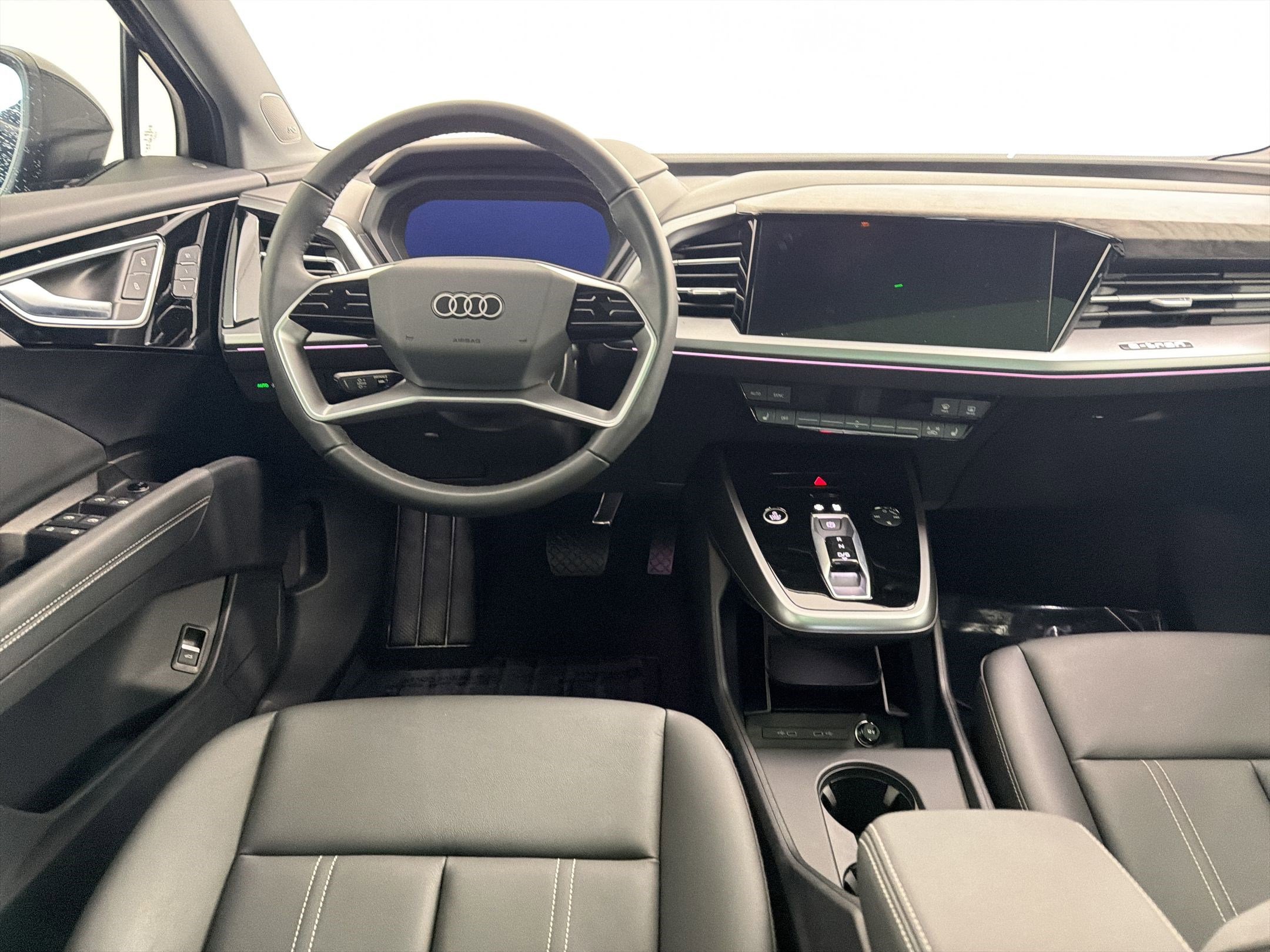 Used 2025 Audi Q4 e-tron Premium Plus w/ Premium Plus image 24