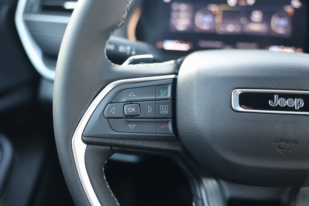 New 2025 Jeep Grand Cherokee Laredo X w/ Trailer Tow Package image 22