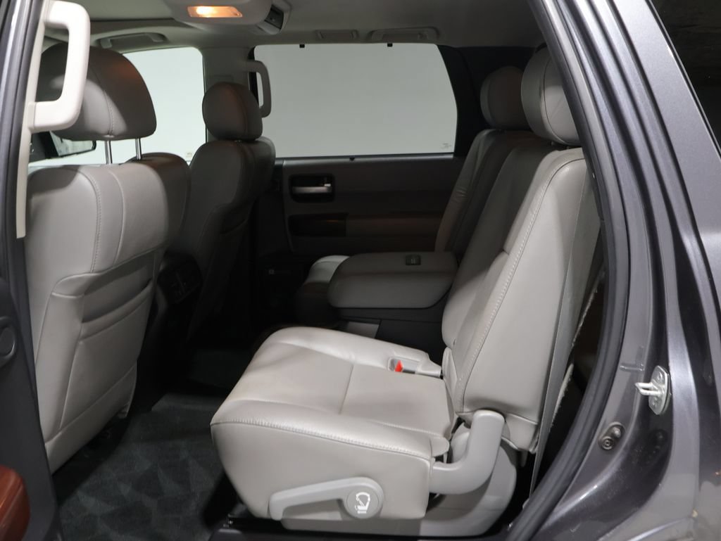 Used 2013 Toyota Sequoia Platinum AWD/4WD image 18