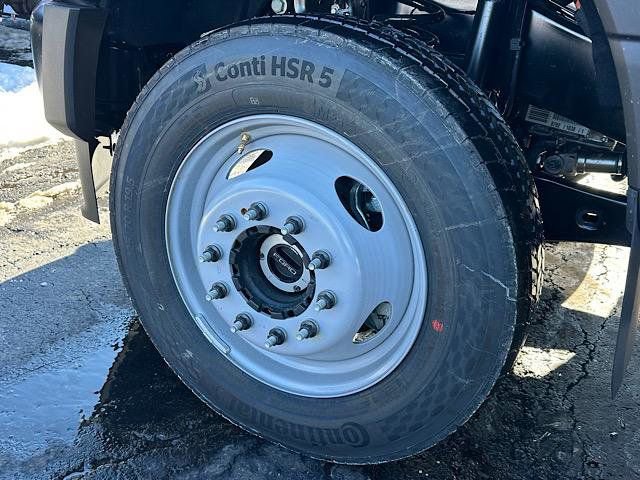 New 2025 Ford F550 4x4 Regular Cab Super Duty image 13