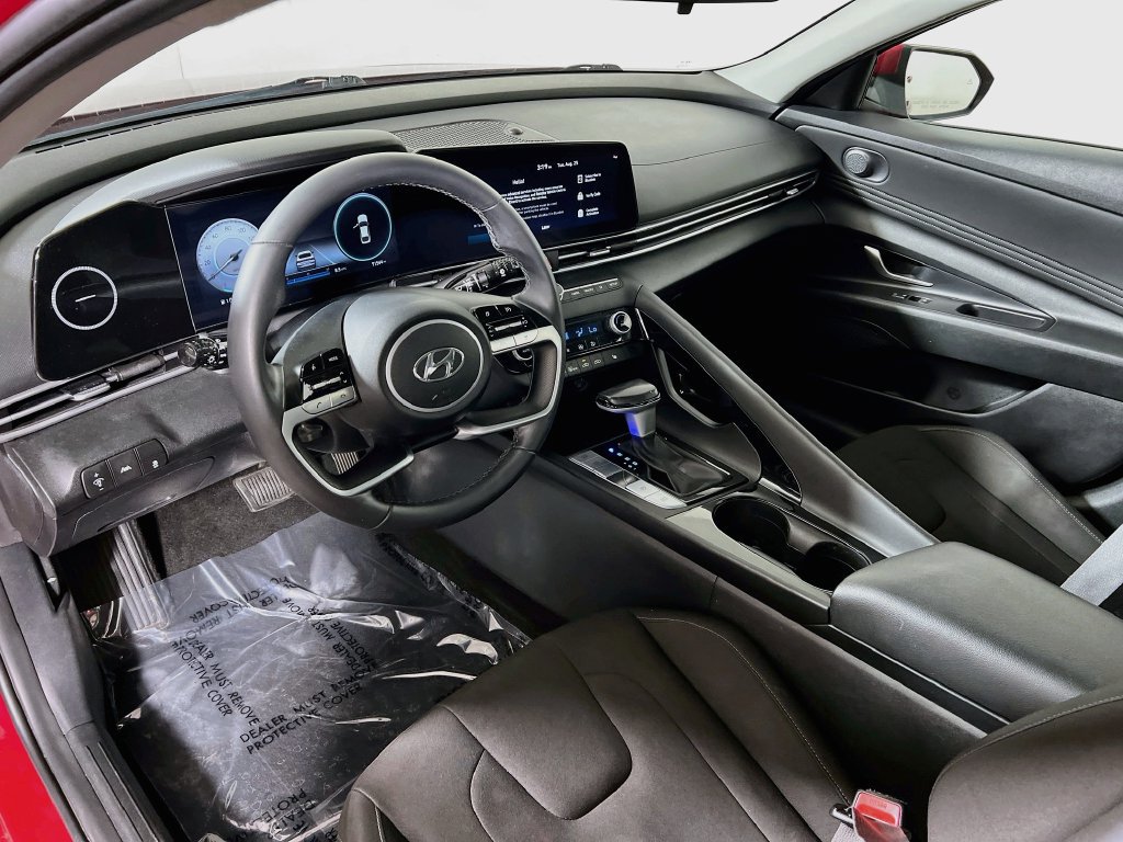 Used 2023 Hyundai Elantra SEL w/ Convenience Package FWD image 9