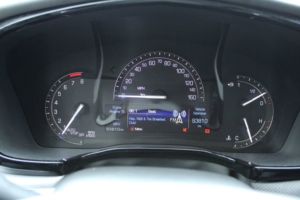 Used 2018 Cadillac XT5 Luxury w/ Driver Awareness Package image 16