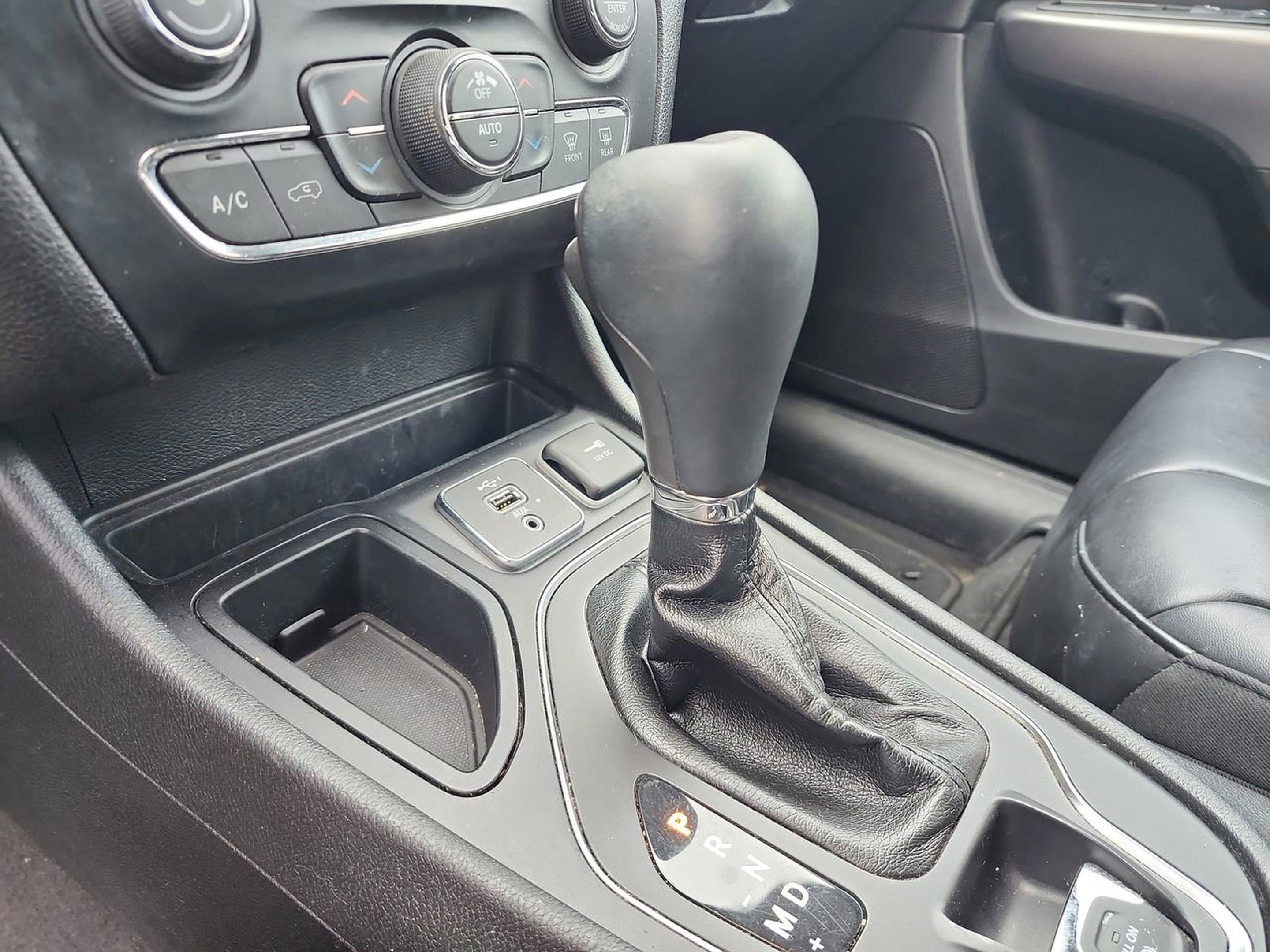 Used 2020 Jeep Cherokee Latitude Plus w/ Comfort/Convenience Group image 15