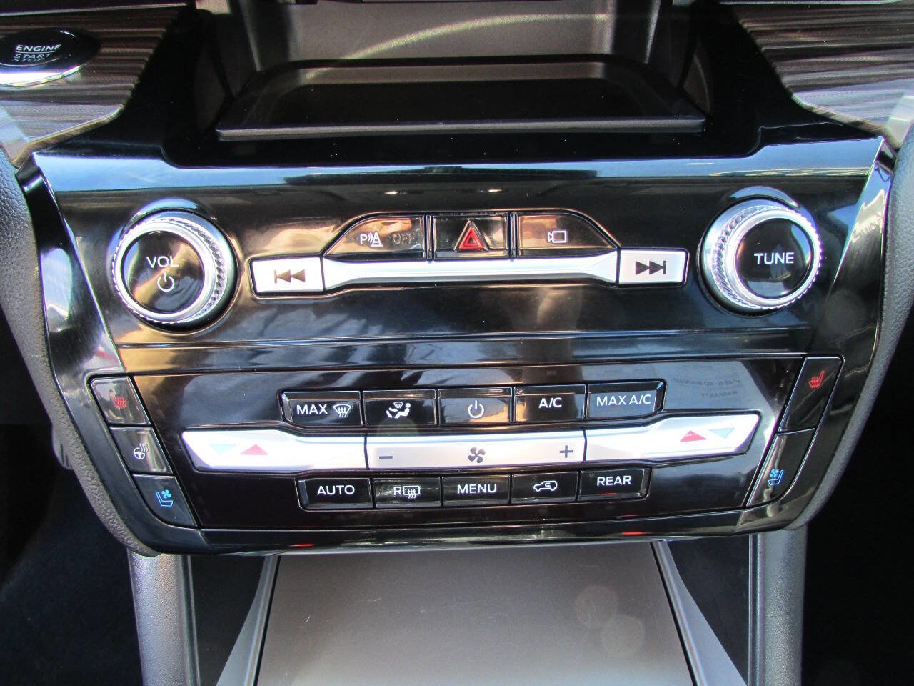 Used 2023 Ford Explorer Limited image 30