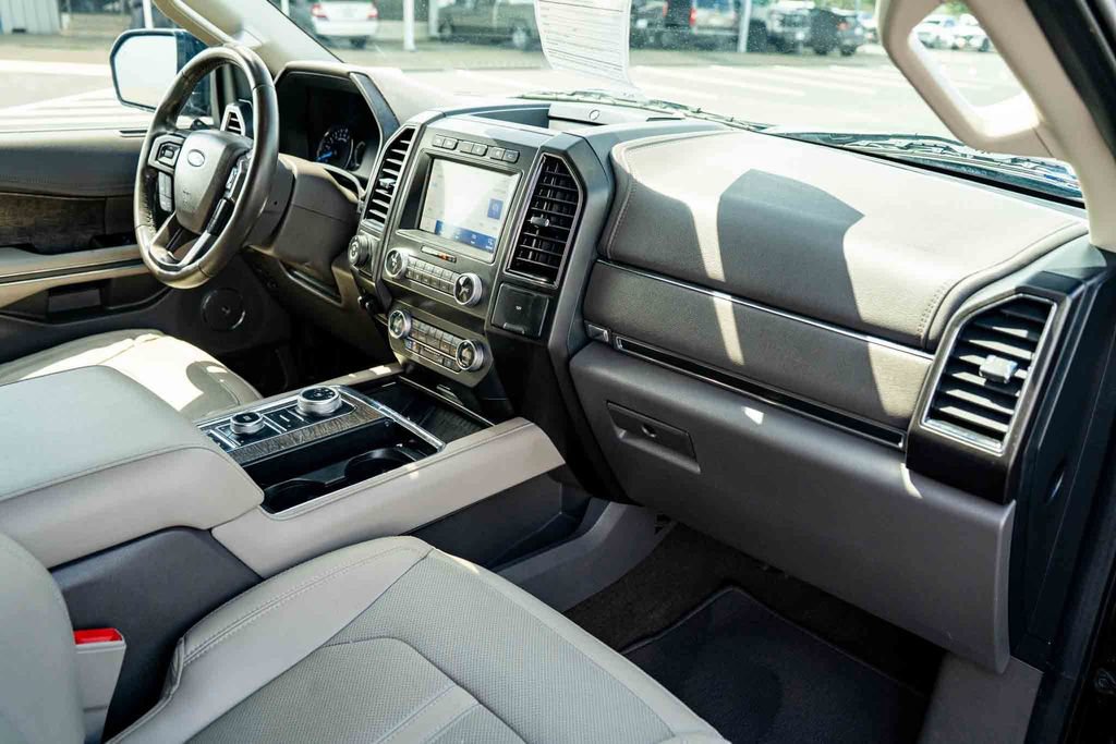 Used 2021 Ford Expedition Limited AWD/4WD image 26