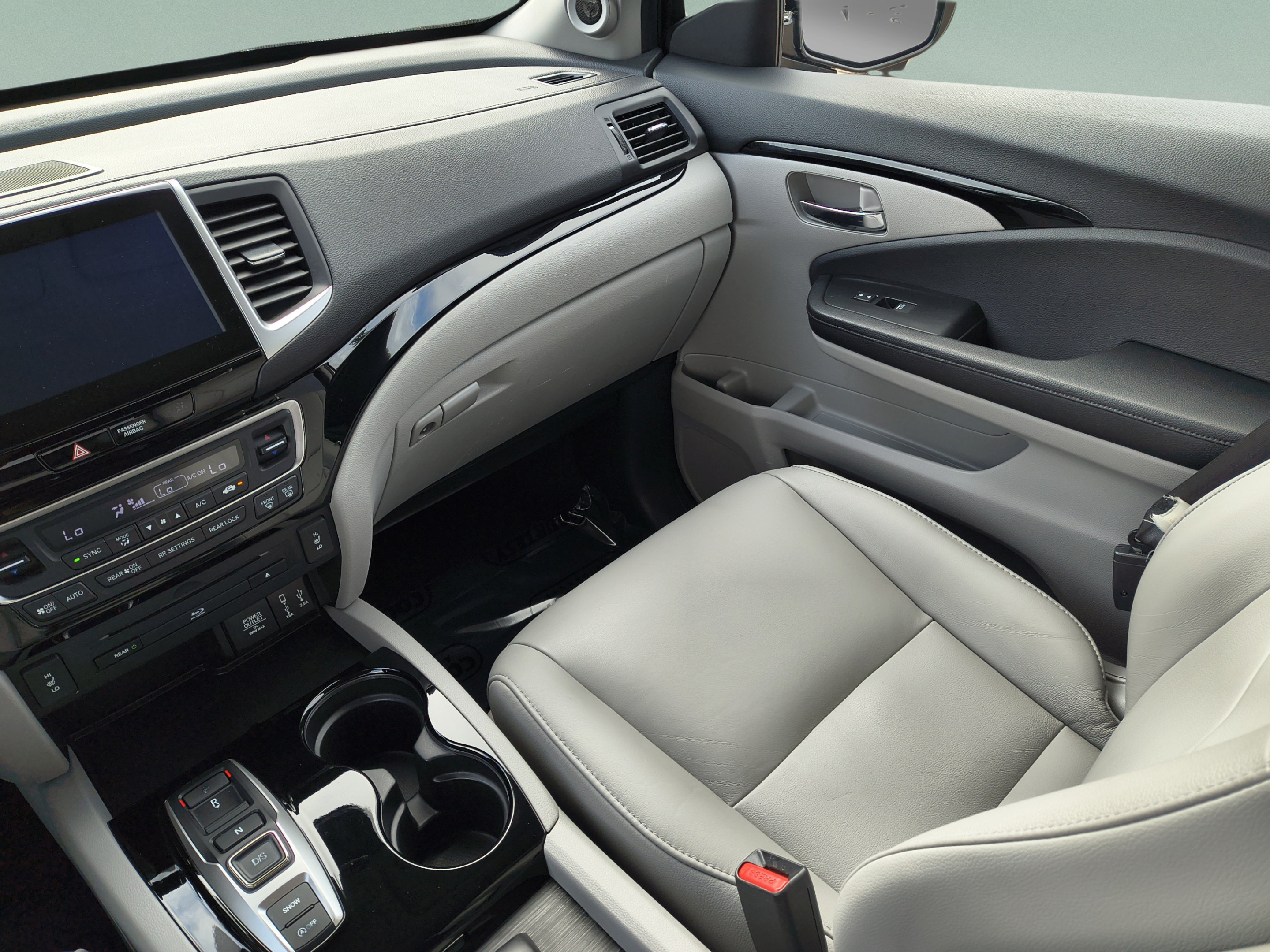 Used 2017 Honda Pilot Touring image 16