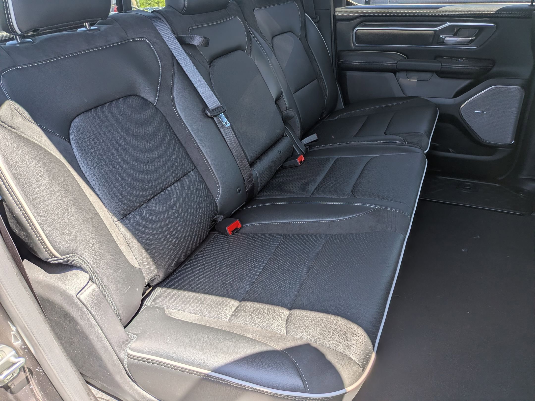 New 2026 RAM 1500 Laramie AWD/4WD image 35