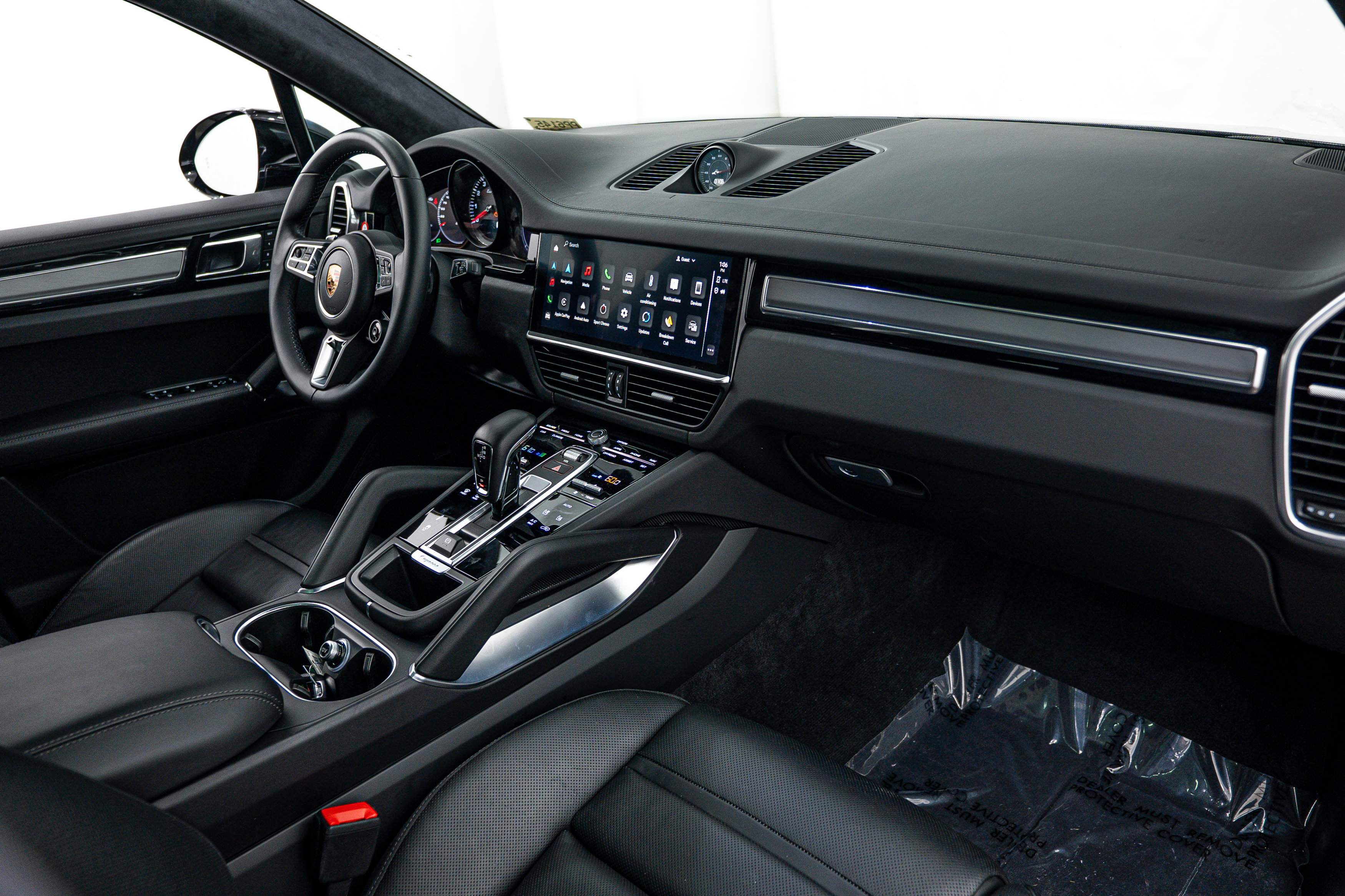Certified 2023 Porsche Cayenne Turbo AWD/4WD image 17