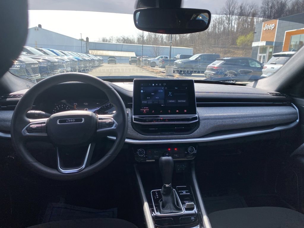 Certified 2024 Jeep Compass Sport image 17