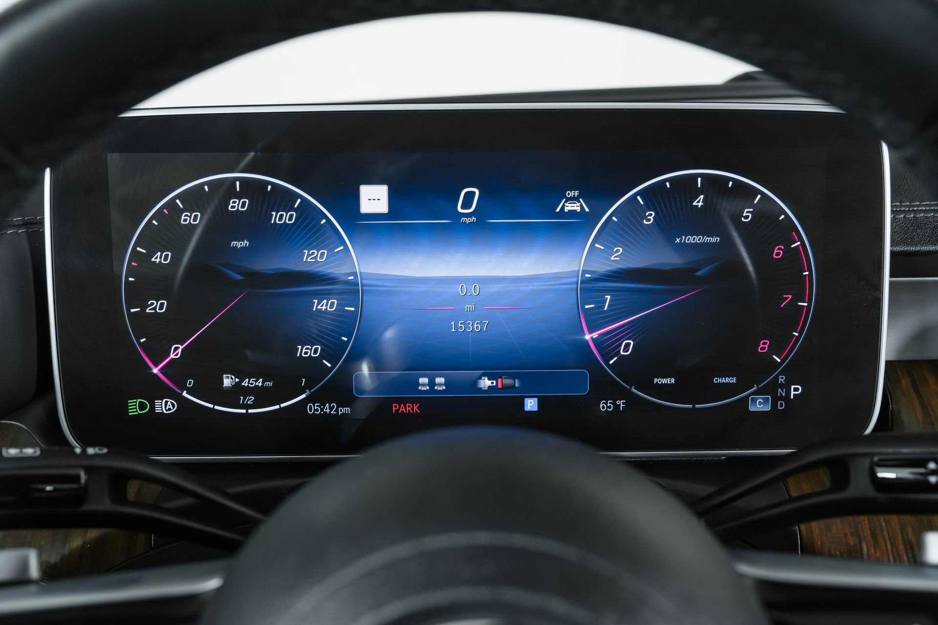 Used 2025 Mercedes-Benz CLE 450 4MATIC Coupe image 25