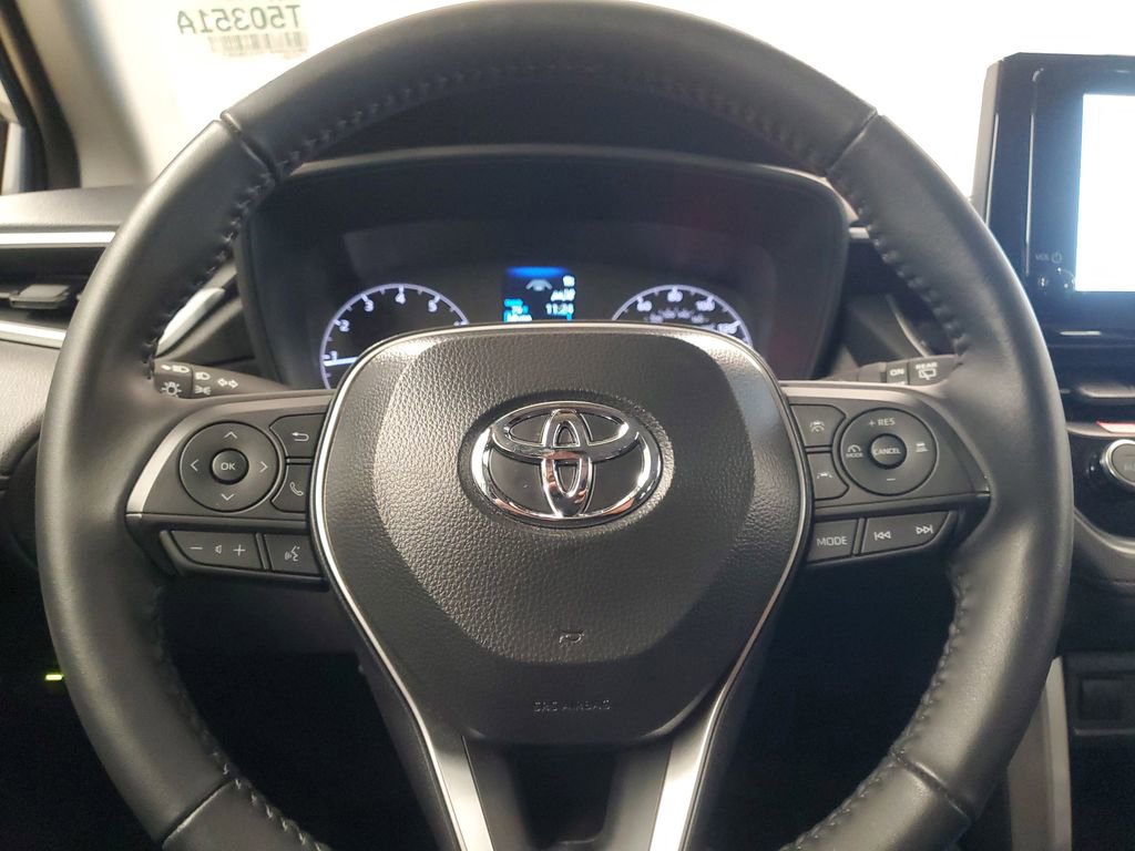 Used 2025 Toyota Corolla Cross LE image 19