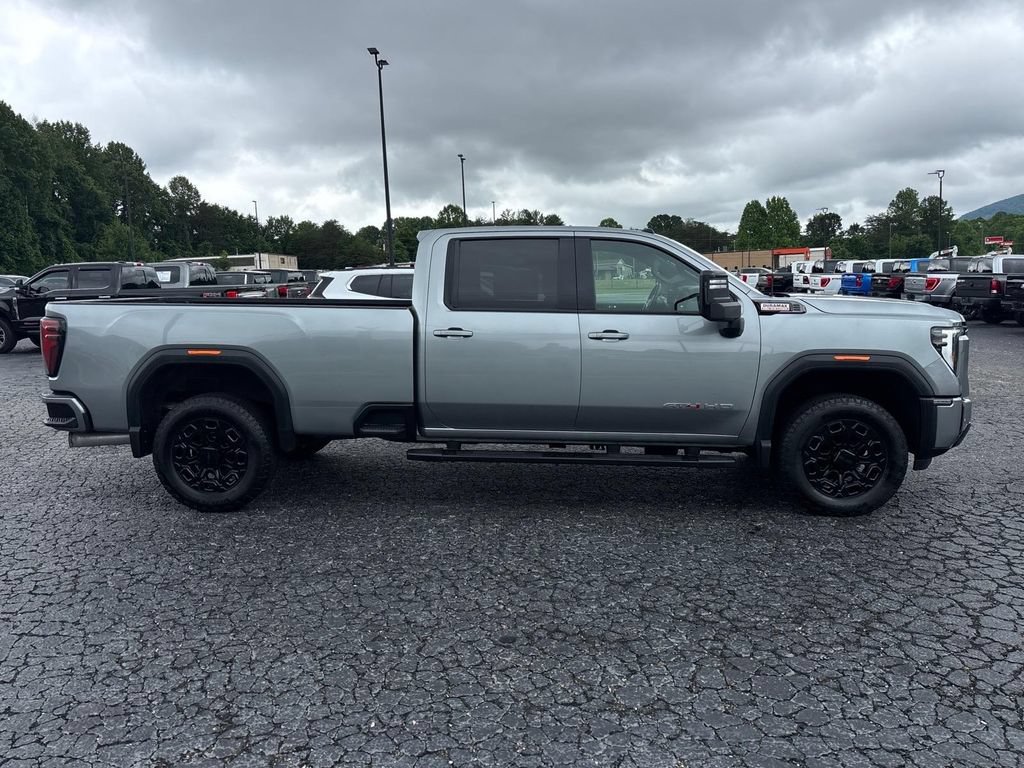 Used 2024 GMC Sierra 2500 AT4 w/ AT4 Preferred Package AWD/4WD image 11