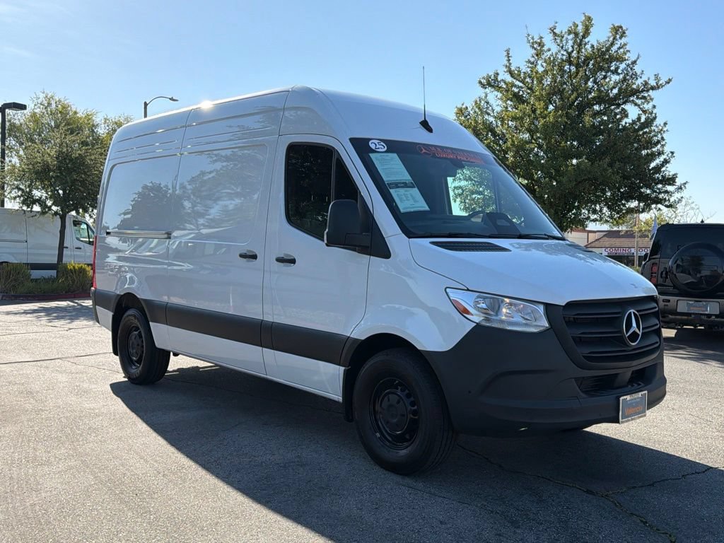 Used 2025 Mercedes-Benz Sprinter 2500 image 5