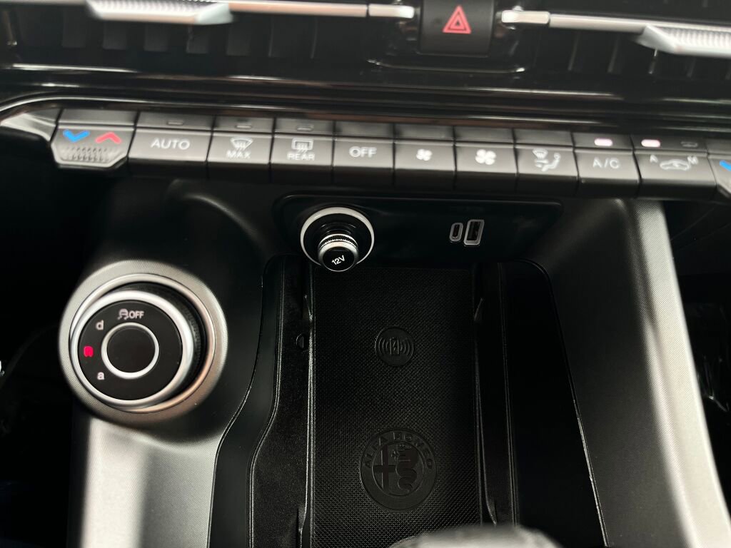 Used 2024 Alfa Romeo Tonale Ti w/ Active Assist Package image 18