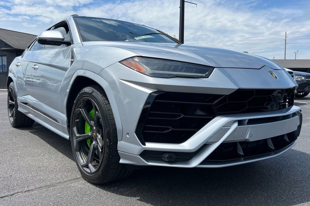 Used 2022 Lamborghini Urus image 11